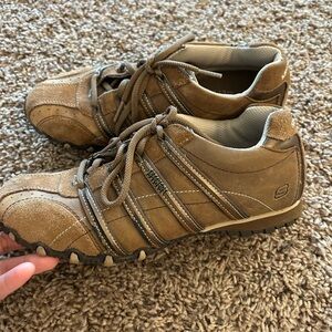 Sketchers women’s brown lace up shoes size 7 gently used